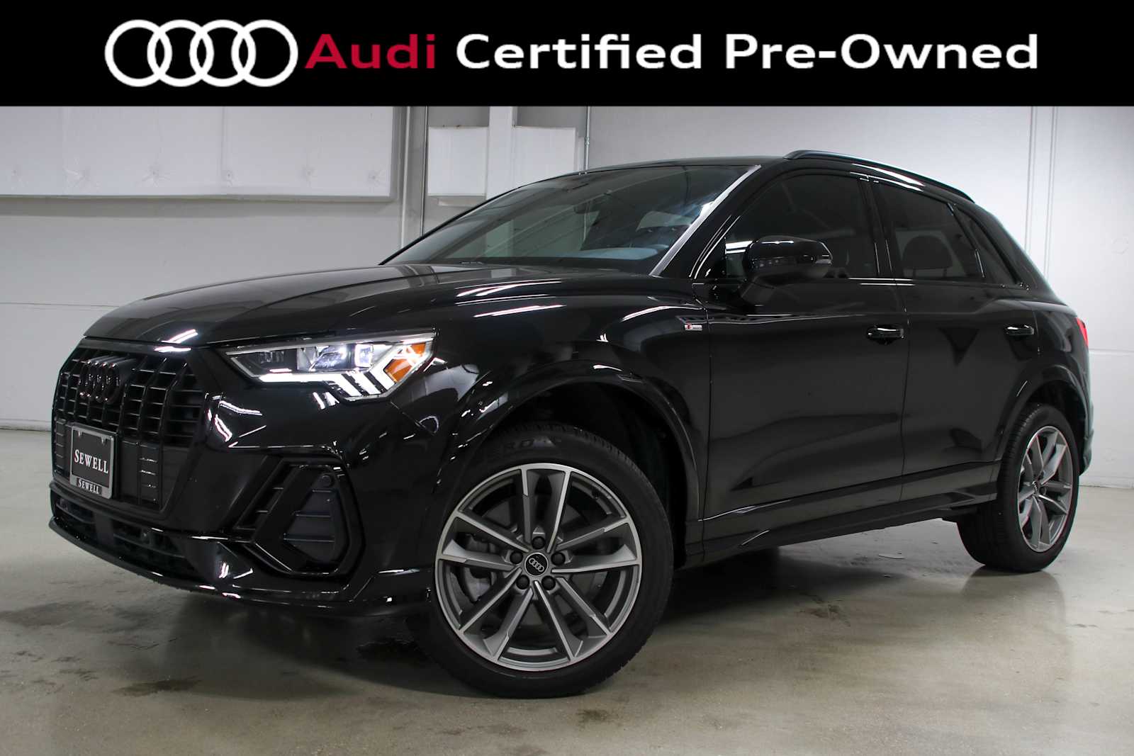 2025 Audi Q3 45 TFSI S Line Premium quattro's photo