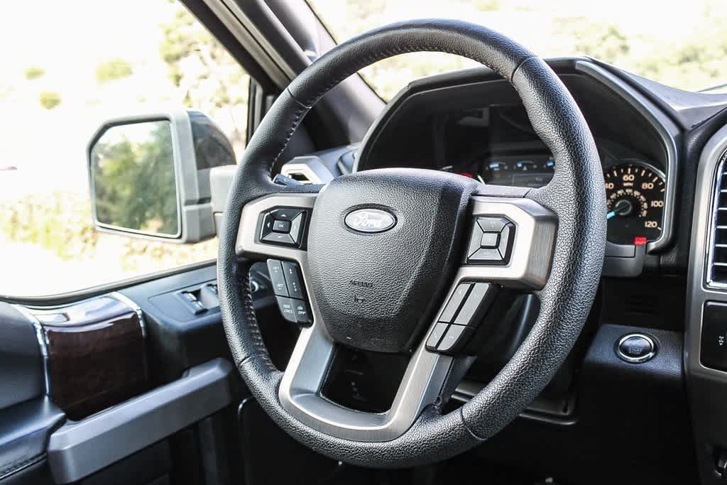 2015 Ford F-150 Platinum 4WD SuperCrew 145 15