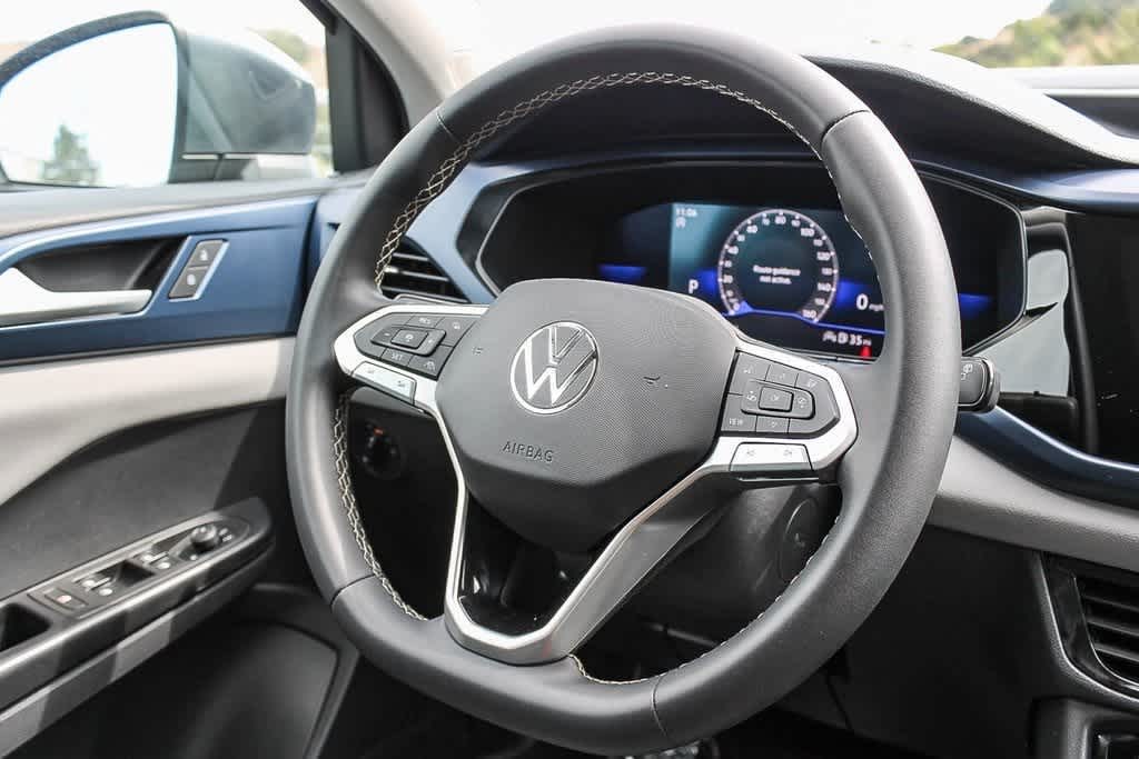 2023 Volkswagen Taos SE 15