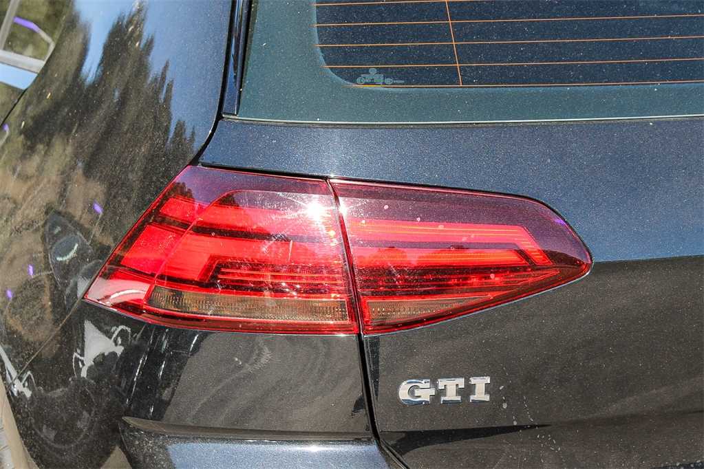 2018 Volkswagen Golf GTI S 7