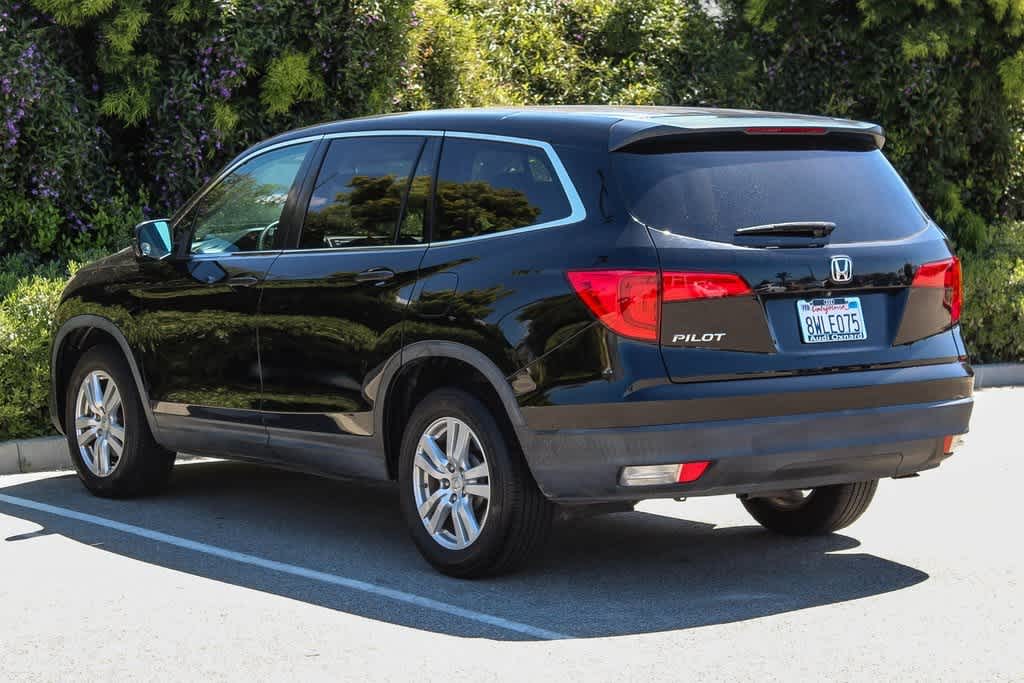 2017 Honda Pilot LX 8