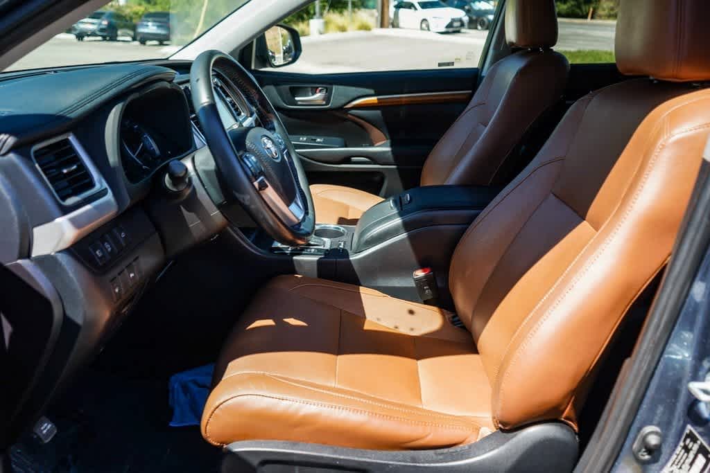 2019 Toyota Highlander Limited 21