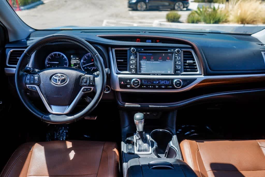 2019 Toyota Highlander Limited 13