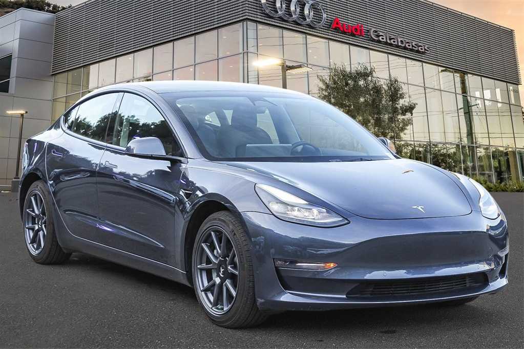 2022 Tesla Model 3 Long Range 3