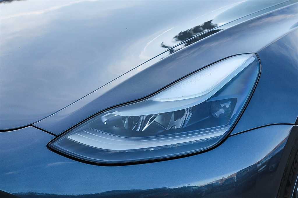 2022 Tesla Model 3 Long Range 8