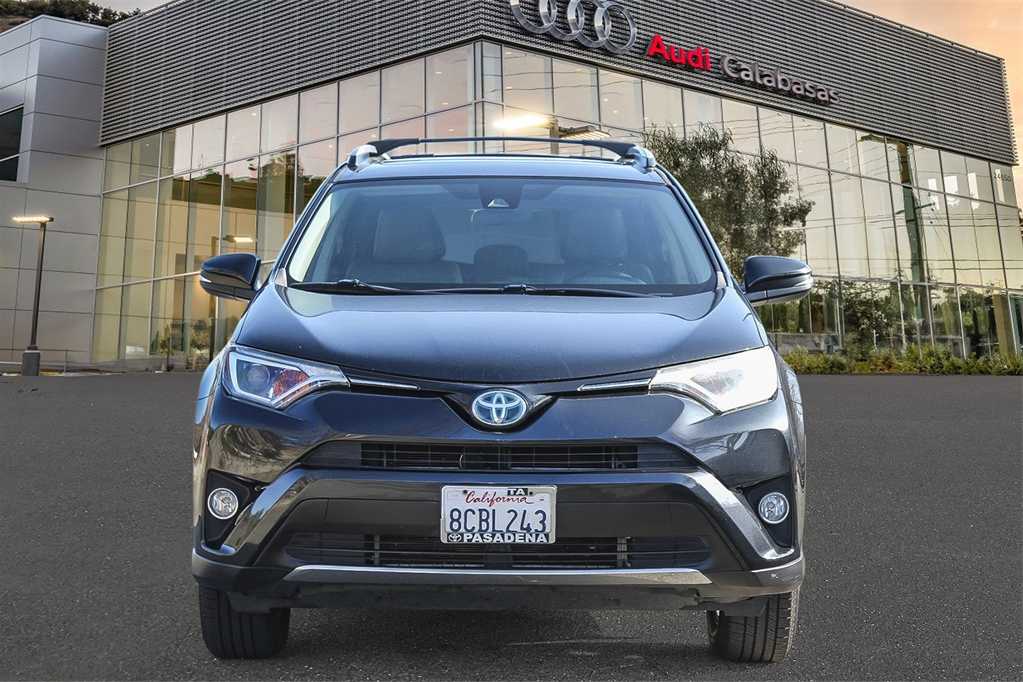 2018 Toyota RAV4 Hybrid XLE 2