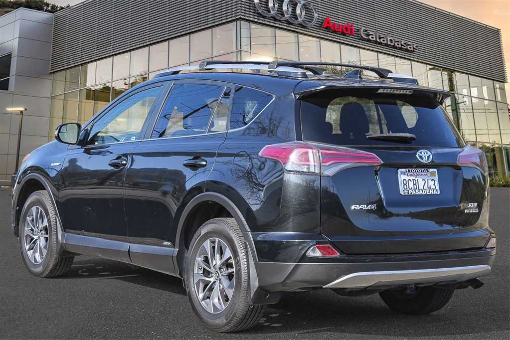 2018 Toyota RAV4 Hybrid XLE 6