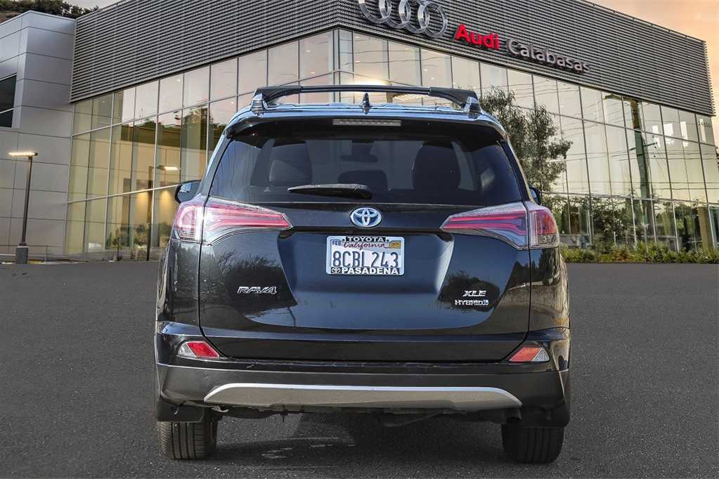 2018 Toyota RAV4 Hybrid XLE 5