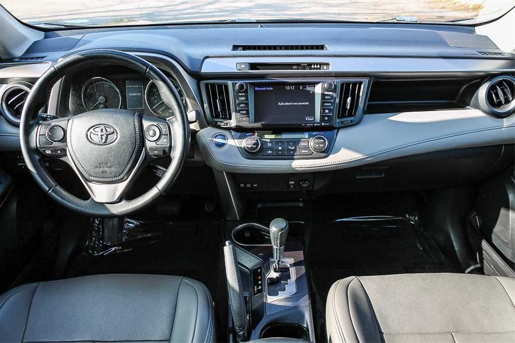 2018 Toyota RAV4 Hybrid XLE 12