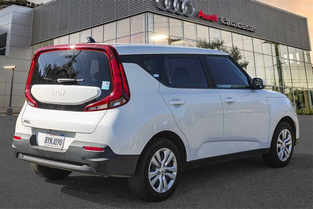 2022 Kia Soul LX 4