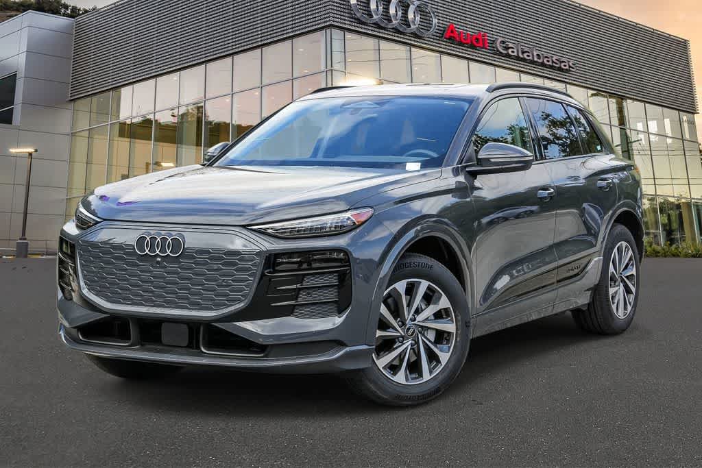 2025 Audi Q6 e-tron quattro Premium Plus