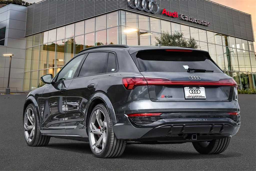 2024 Audi SQ8 e-tron Premium Plus 6