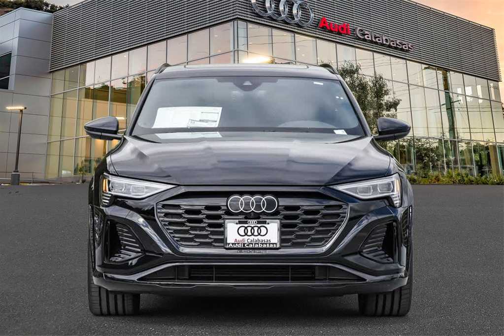 2024 Audi SQ8 e-tron Premium Plus 2