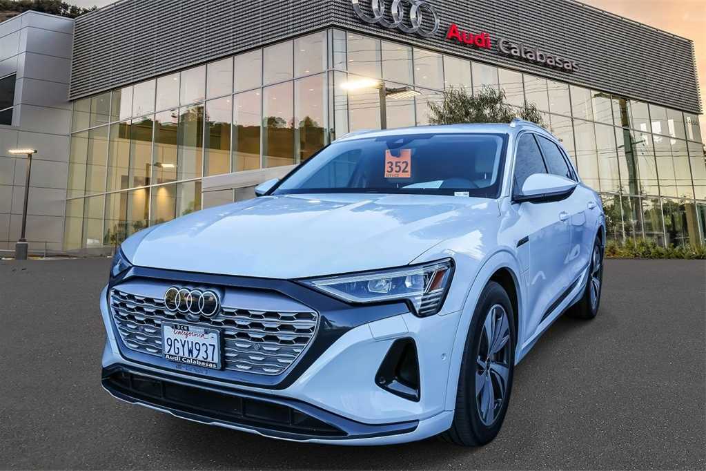 2024 Audi Q8 e-tron quattro Premium Plus AWD