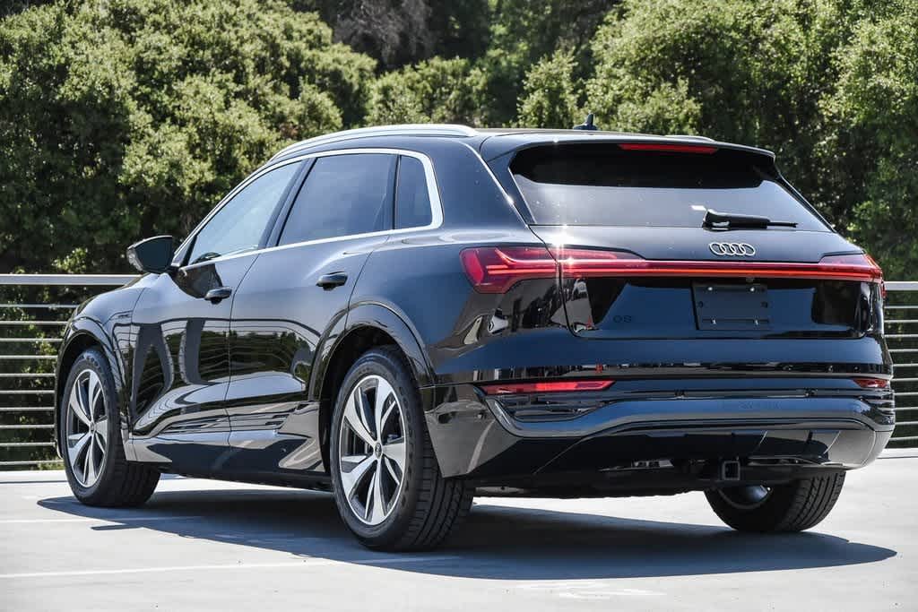 2024 Audi Q8 e-tron Premium Plus 6