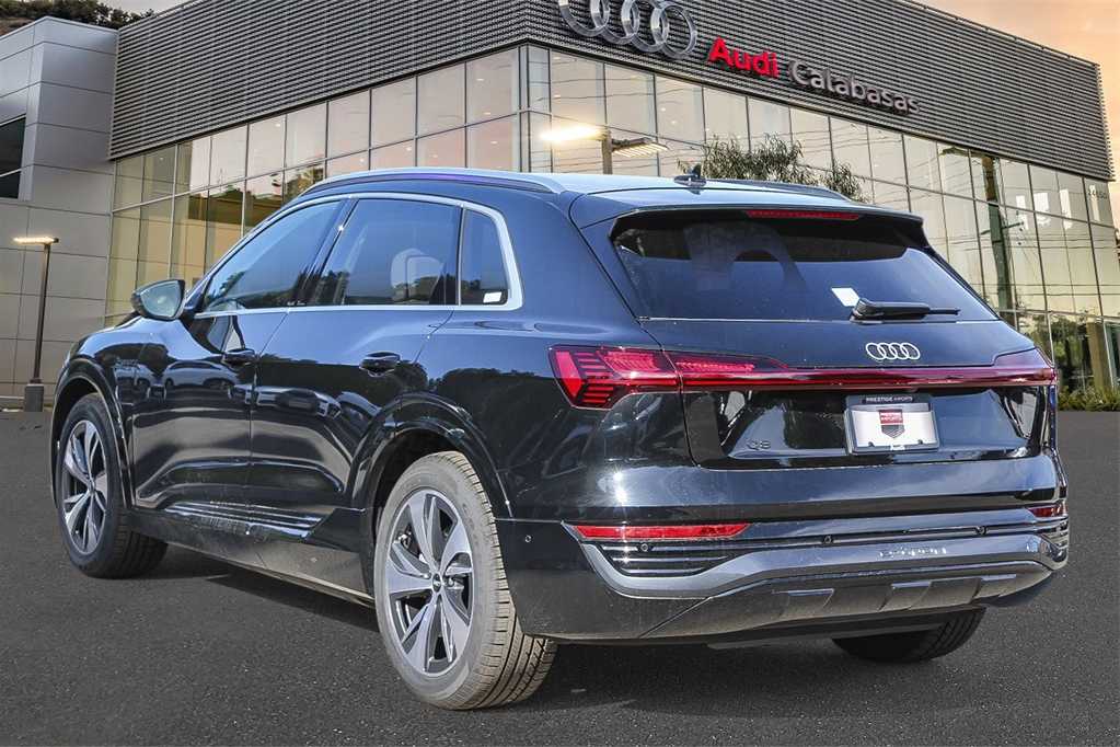 2024 Audi Q8 e-tron Premium Plus 6