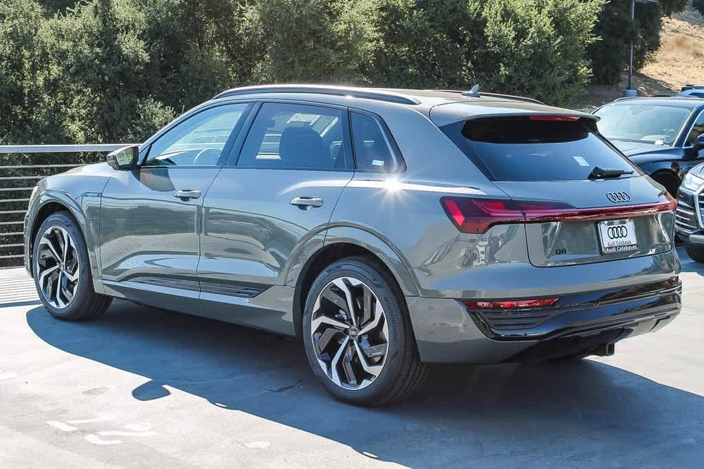 2024 Audi Q8 e-tron Premium Plus 6