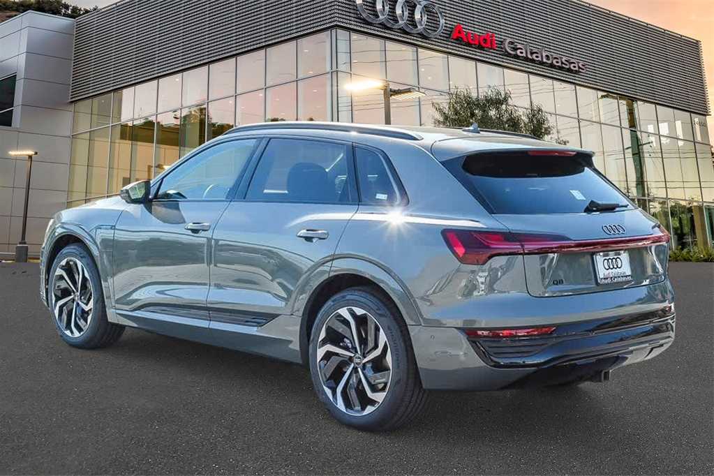 2024 Audi Q8 e-tron Premium Plus 6