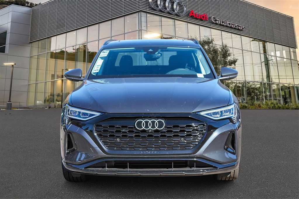 2024 Audi Q8 e-tron Premium Plus 2