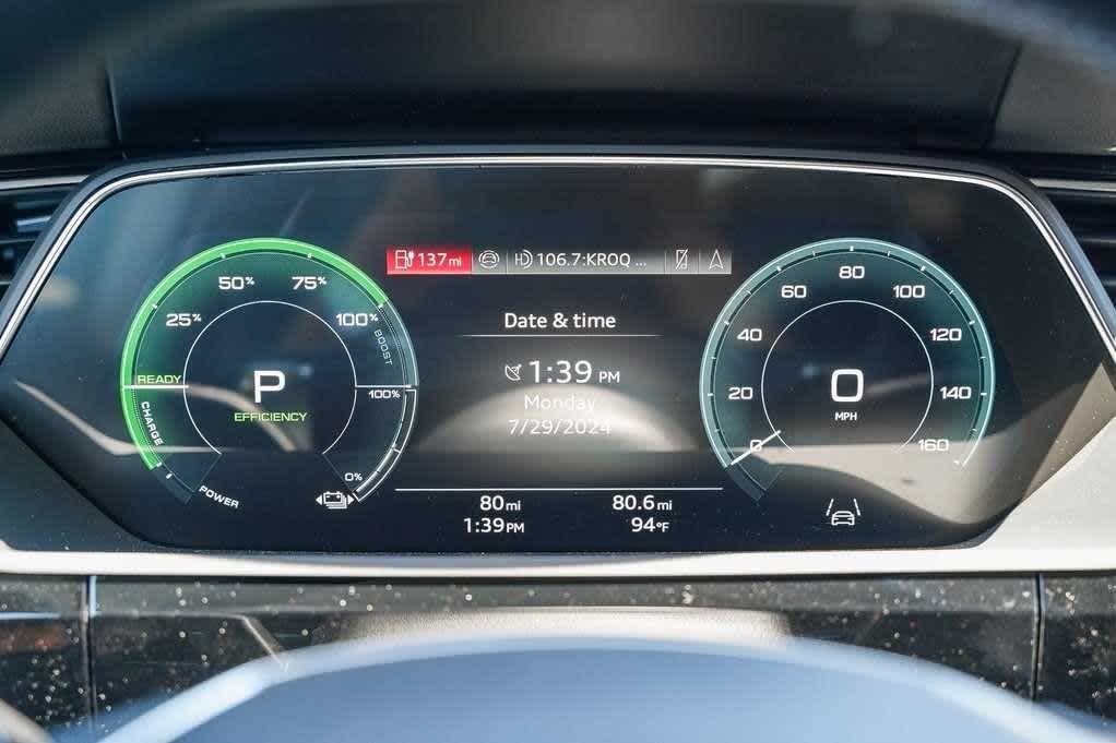 2024 Audi Q8 e-tron Premium Plus 24