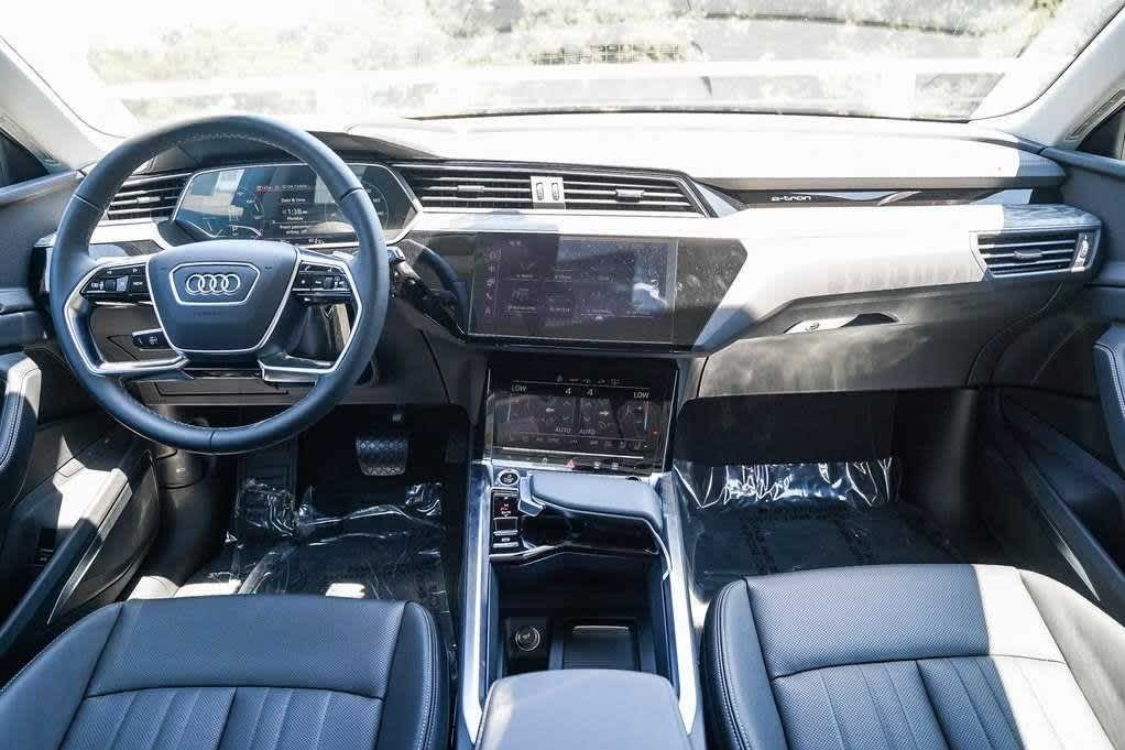 2024 Audi Q8 e-tron Premium Plus 12