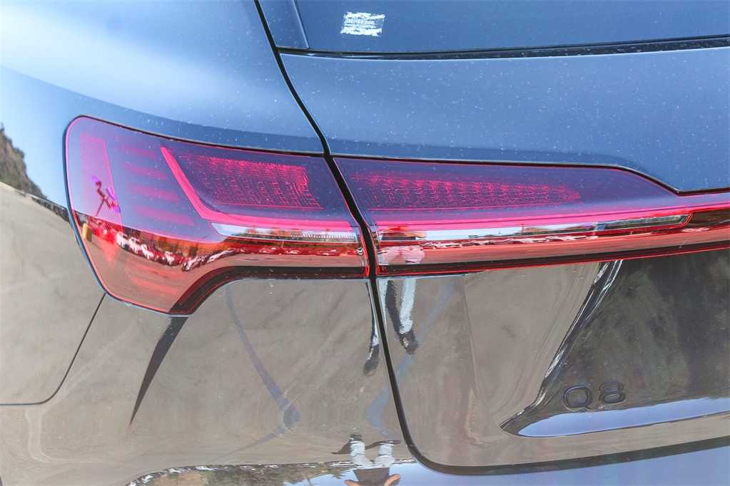 2024 Audi Q8 e-tron Premium Plus 7