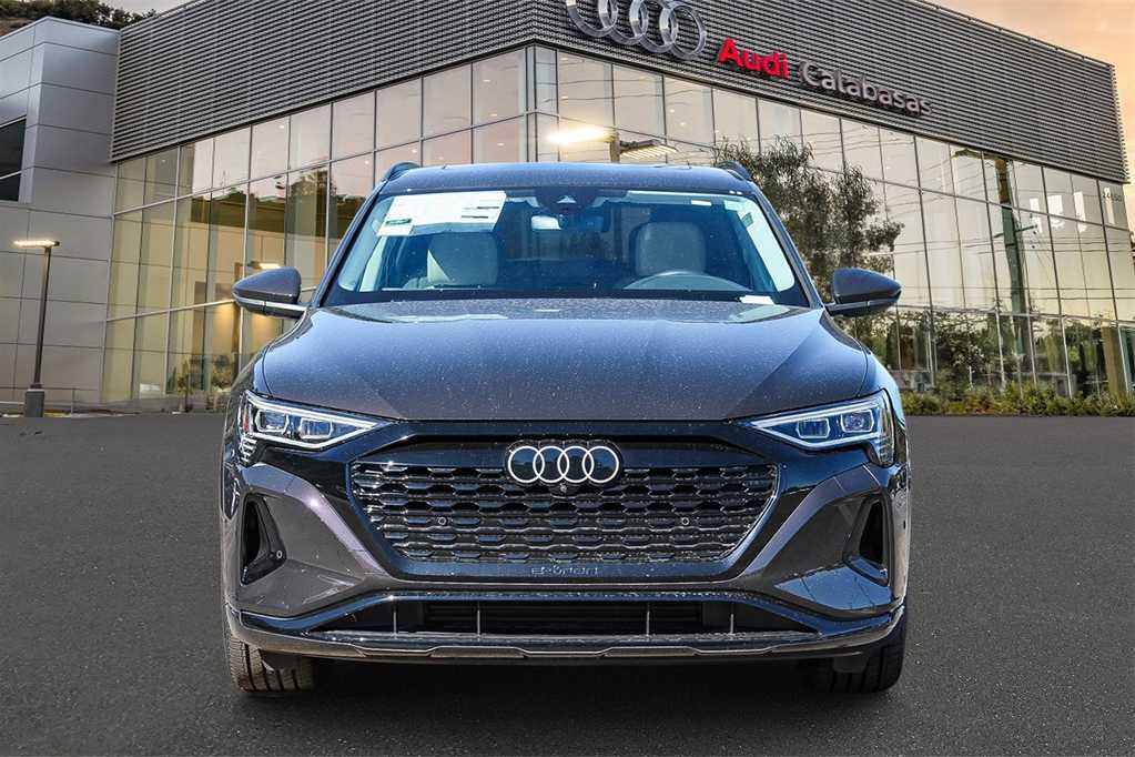 2024 Audi Q8 e-tron Premium Plus 2