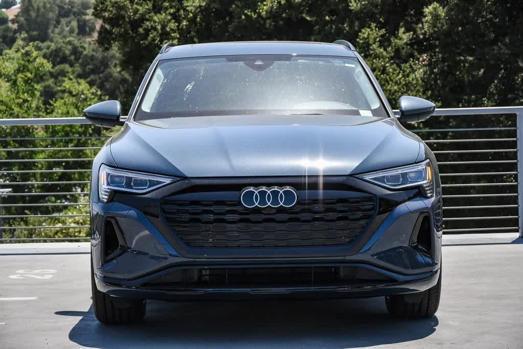 2024 Audi Q8 e-tron Premium Plus 2