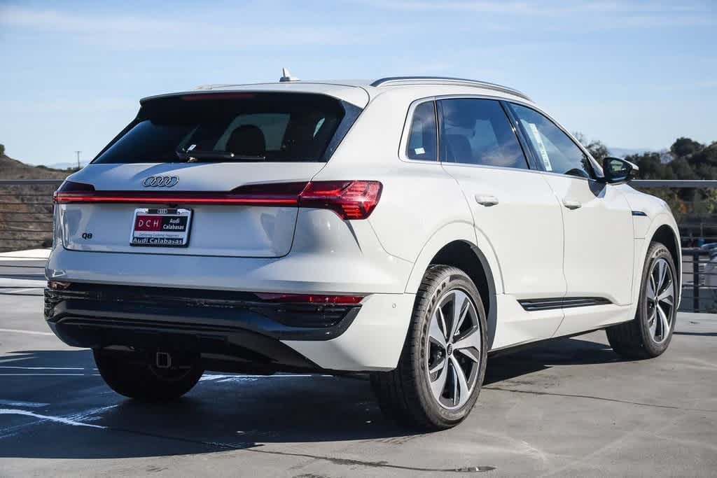 2024 Audi Q8 e-tron Premium Plus 4