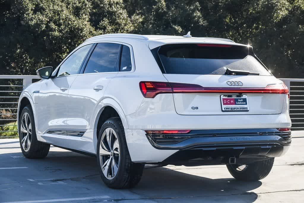 2024 Audi Q8 e-tron Premium Plus 6