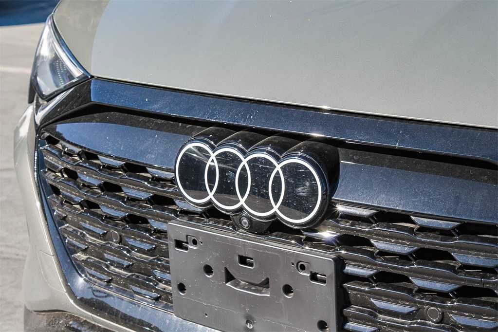 2024 Audi Q8 e-tron Premium Plus 9