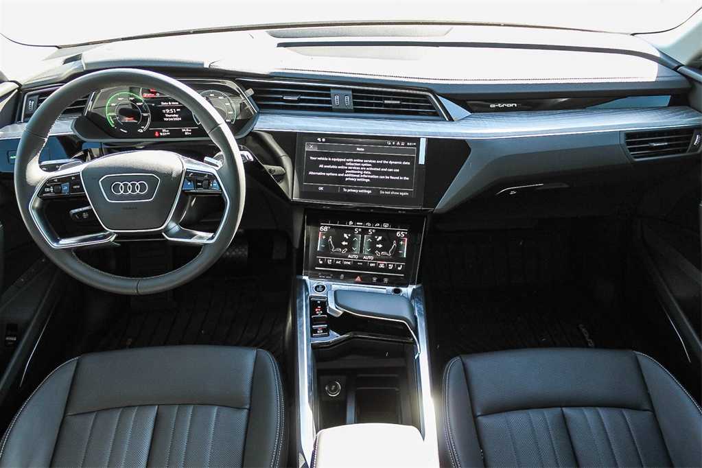 2024 Audi Q8 e-tron Premium Plus 12