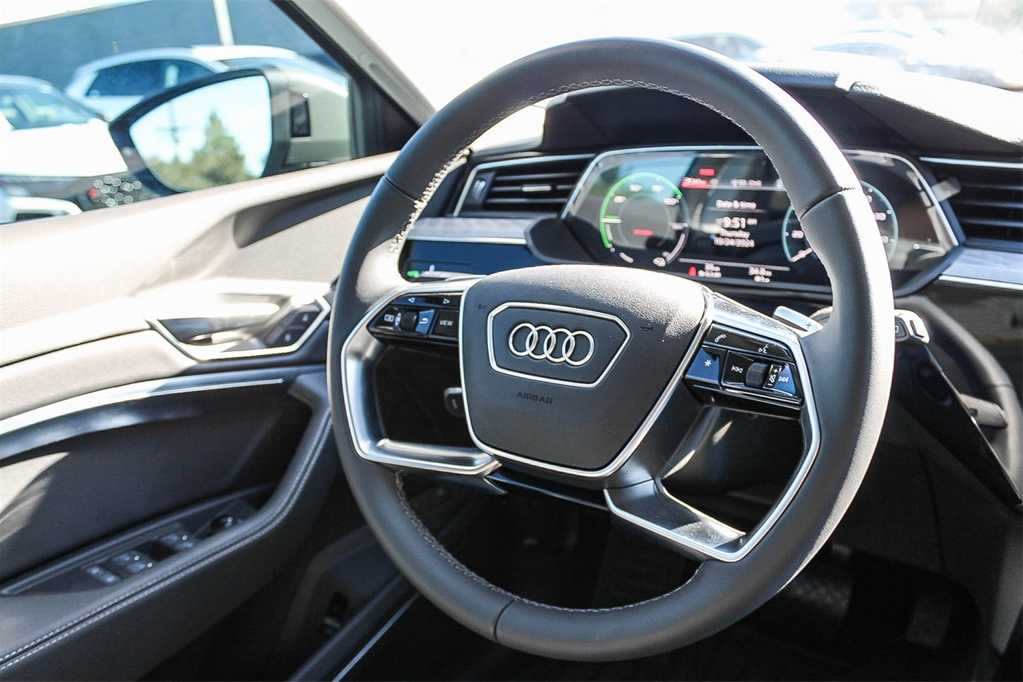 2024 Audi Q8 e-tron Premium Plus 15