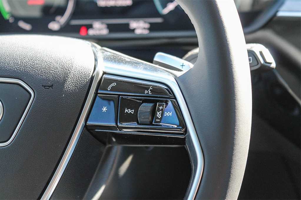 2024 Audi Q8 e-tron Premium Plus 17