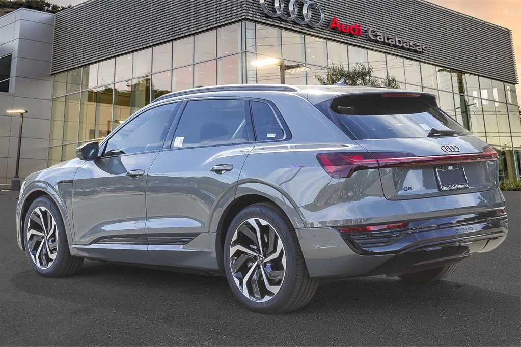 2024 Audi Q8 e-tron Premium Plus 6