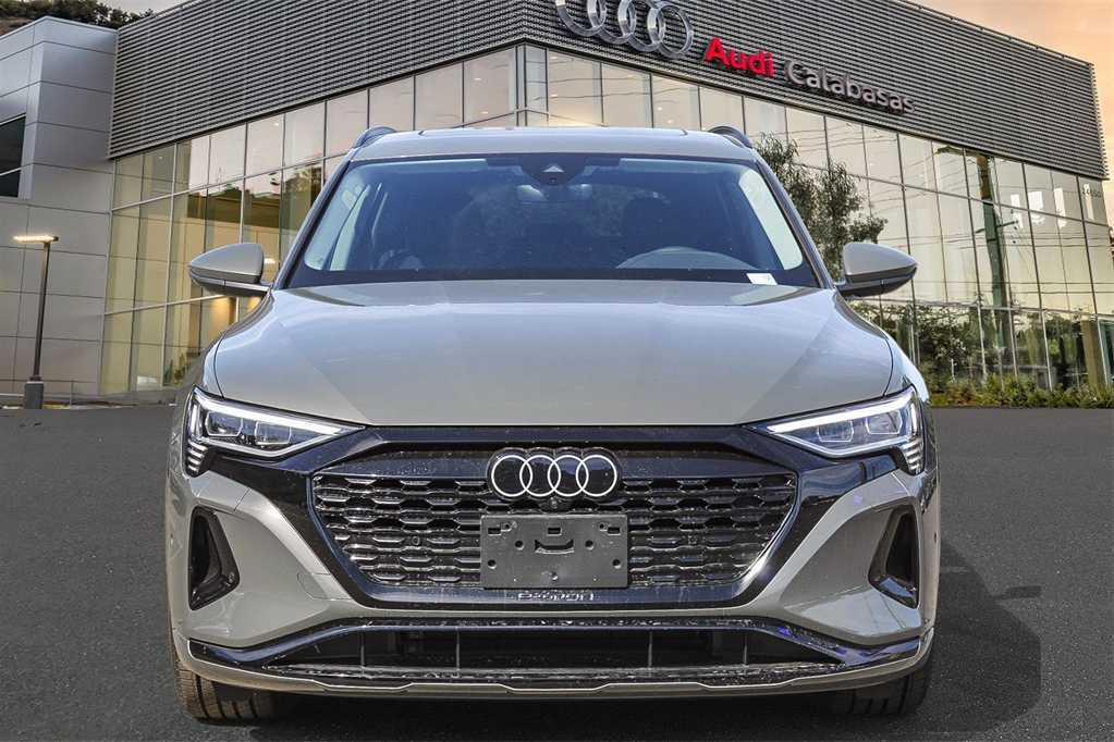 2024 Audi Q8 e-tron Premium Plus 2