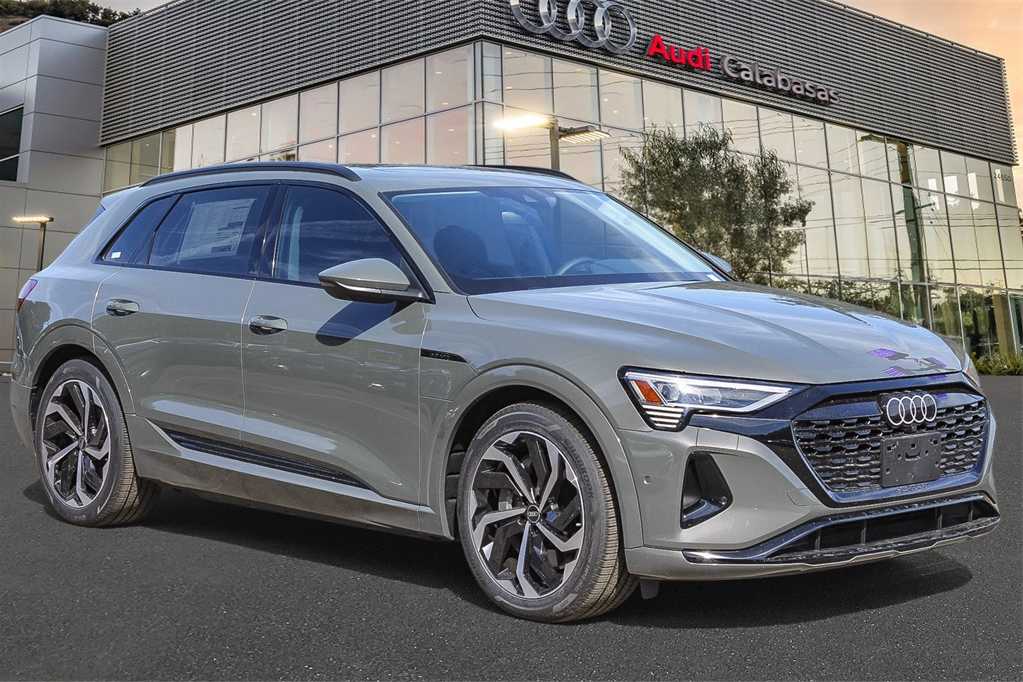 2024 Audi Q8 e-tron Premium Plus 3