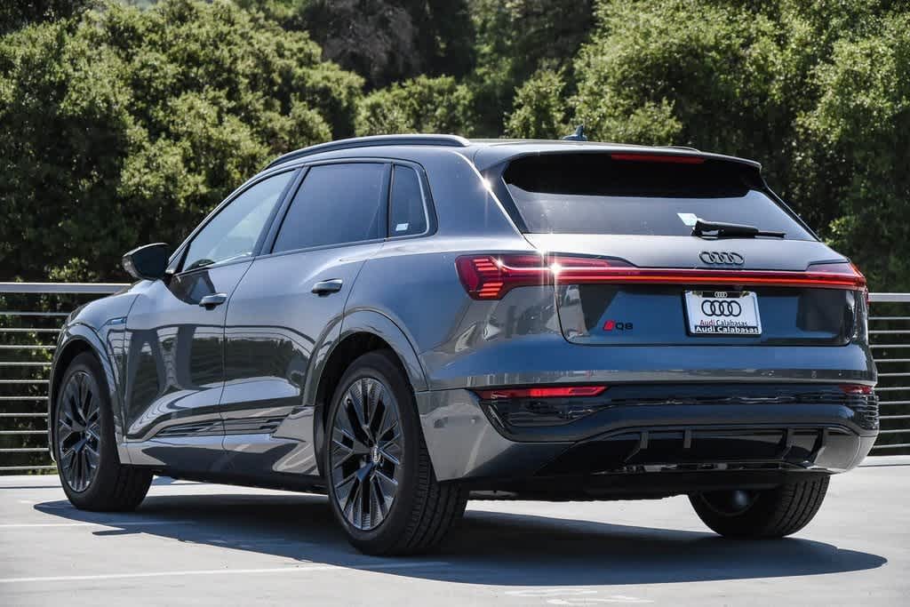 2024 Audi Q8 e-tron Prestige 6