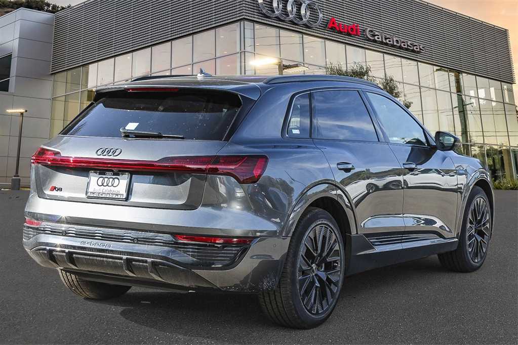 2024 Audi Q8 e-tron Prestige 4