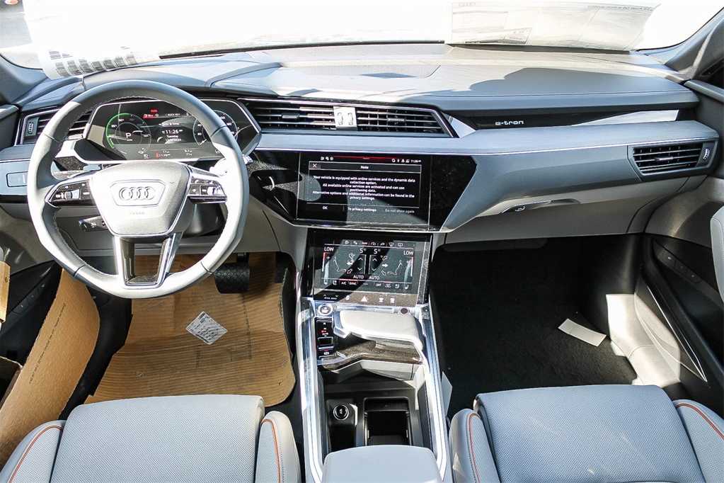 2024 Audi Q8 e-tron Prestige 12