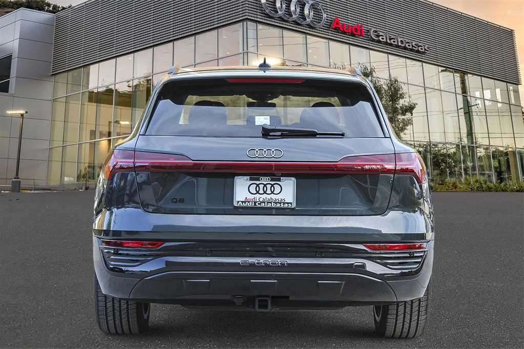 2024 Audi Q8 e-tron Prestige 5