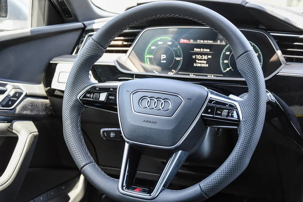 2024 Audi SQ8 e-tron Prestige 15