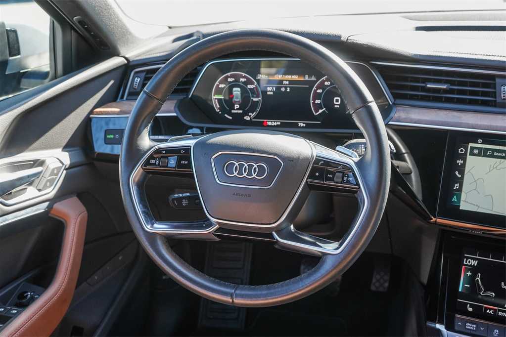 2022 Audi e-tron Premium 15