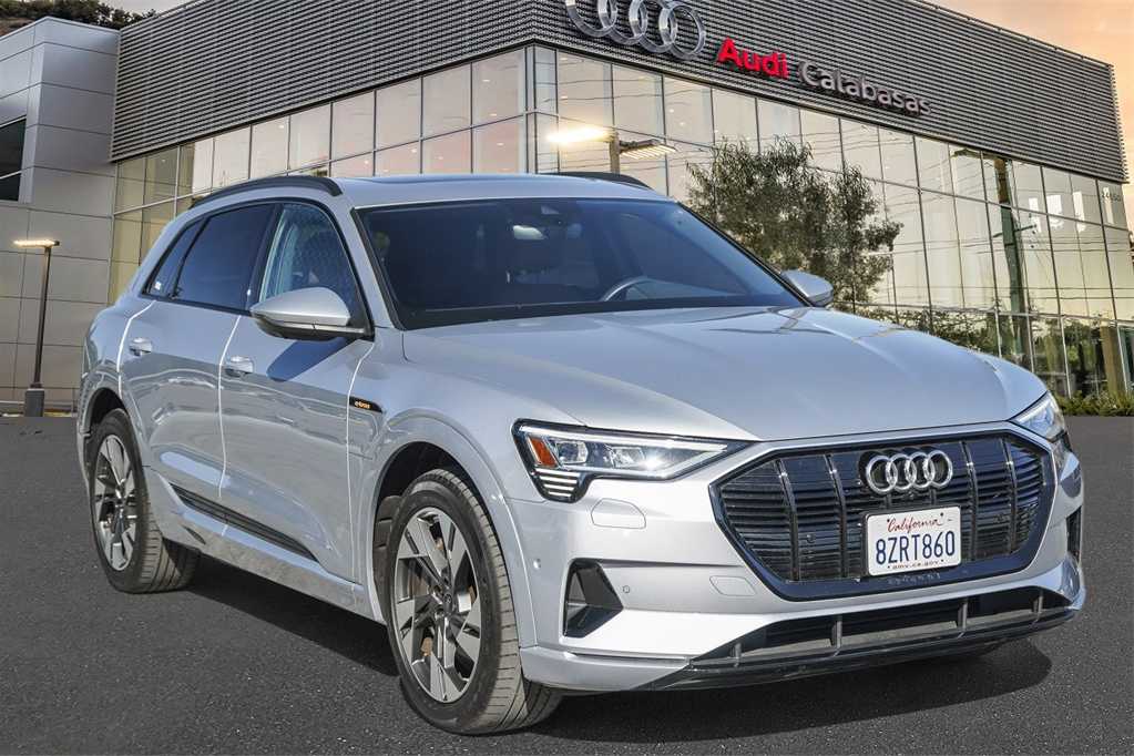 2022 Audi e-tron Premium 3