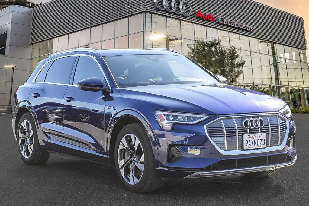 2022 Audi e-tron Premium 3