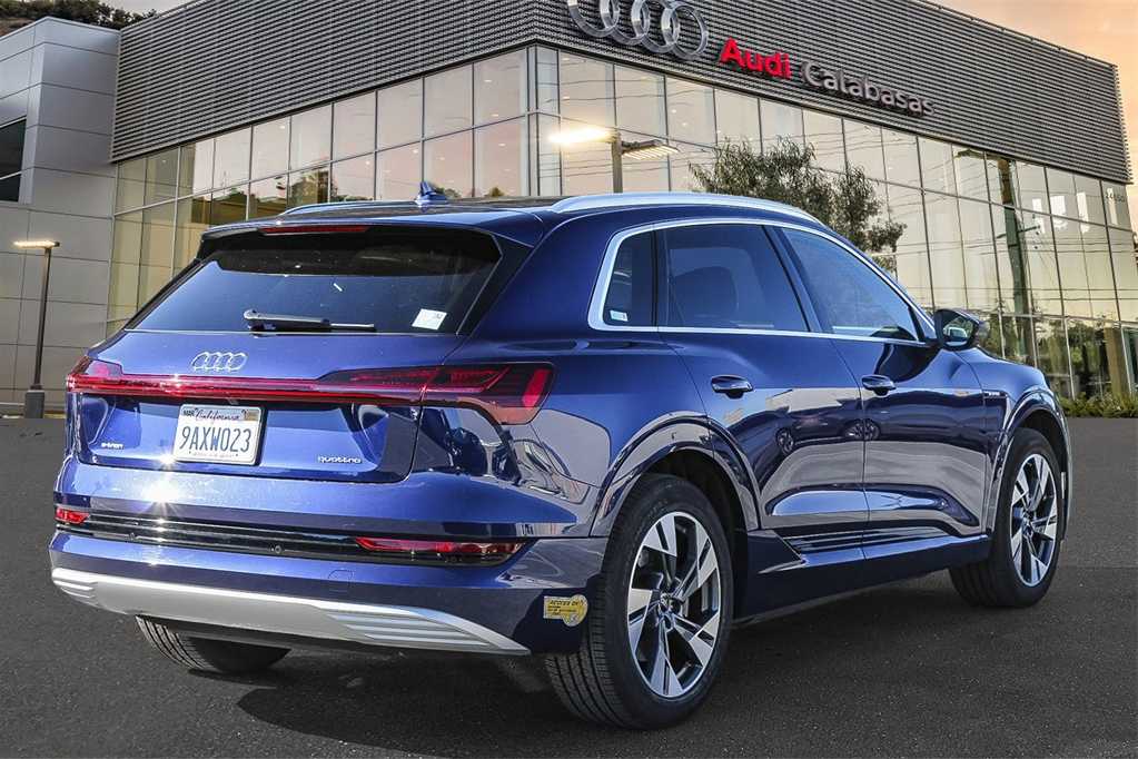 2022 Audi e-tron Premium 4