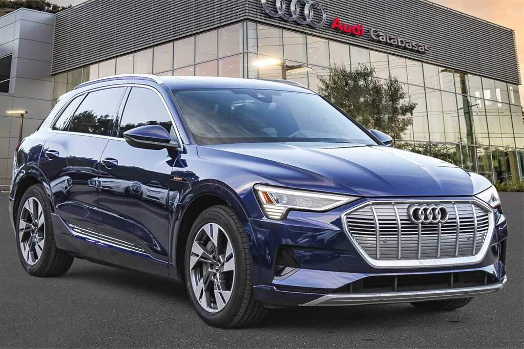 2022 Audi e-tron Premium 3