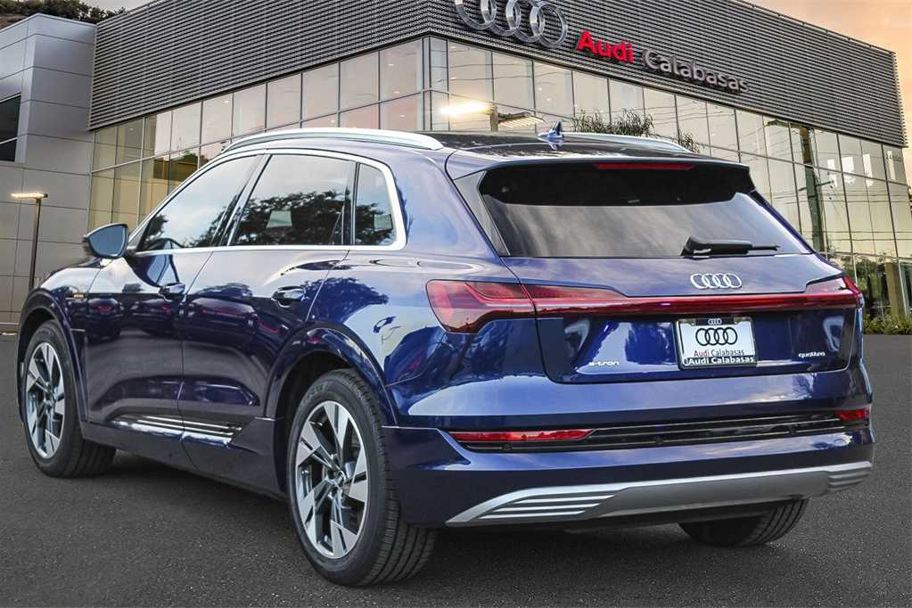 2022 Audi e-tron Premium 6