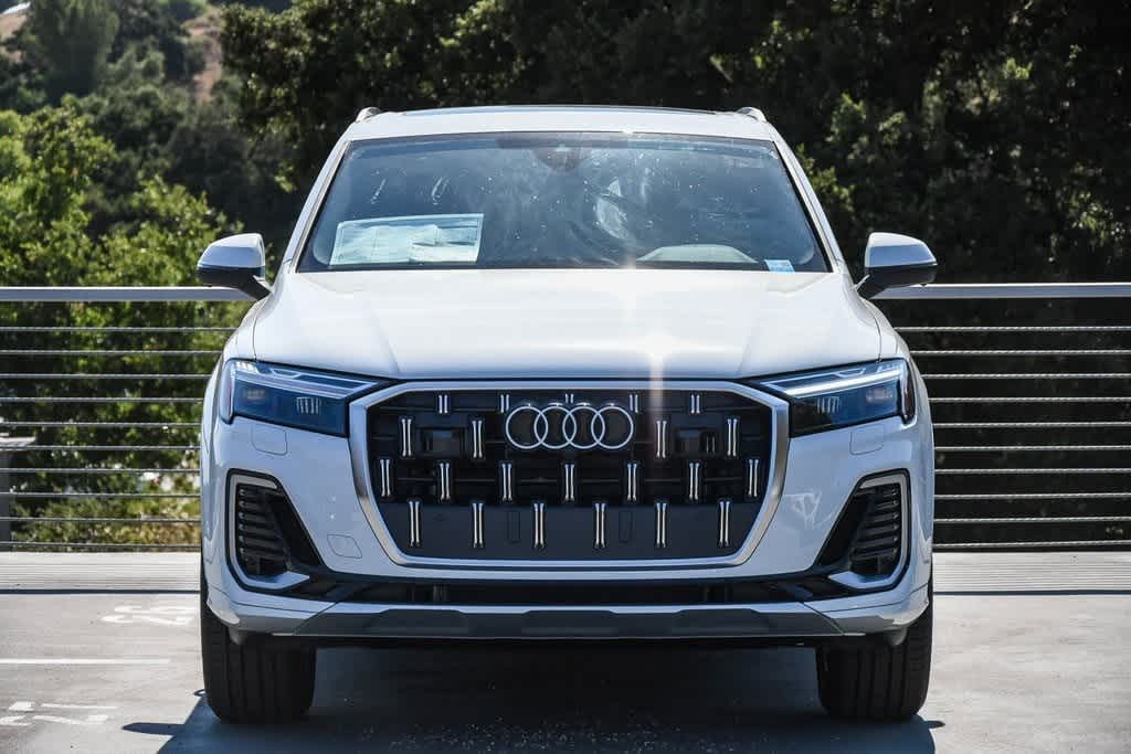 2025 Audi Q7 Premium 2