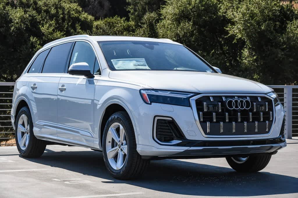 2025 Audi Q7 Premium 3